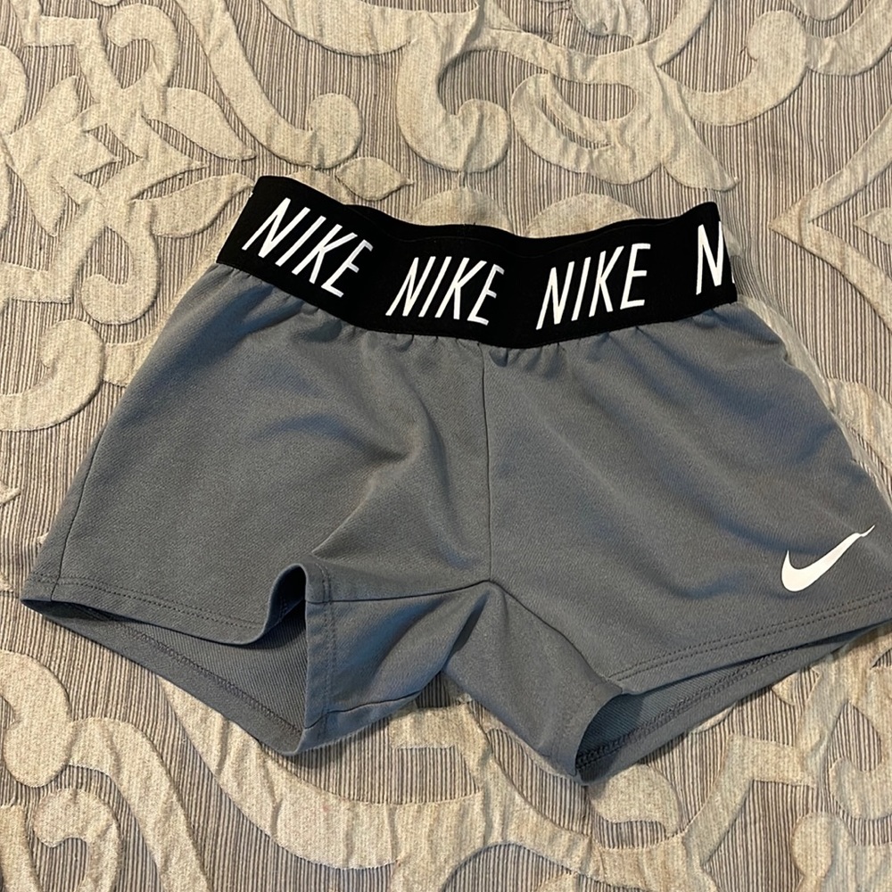 Nike grey dri-fit shorts youth xsmall